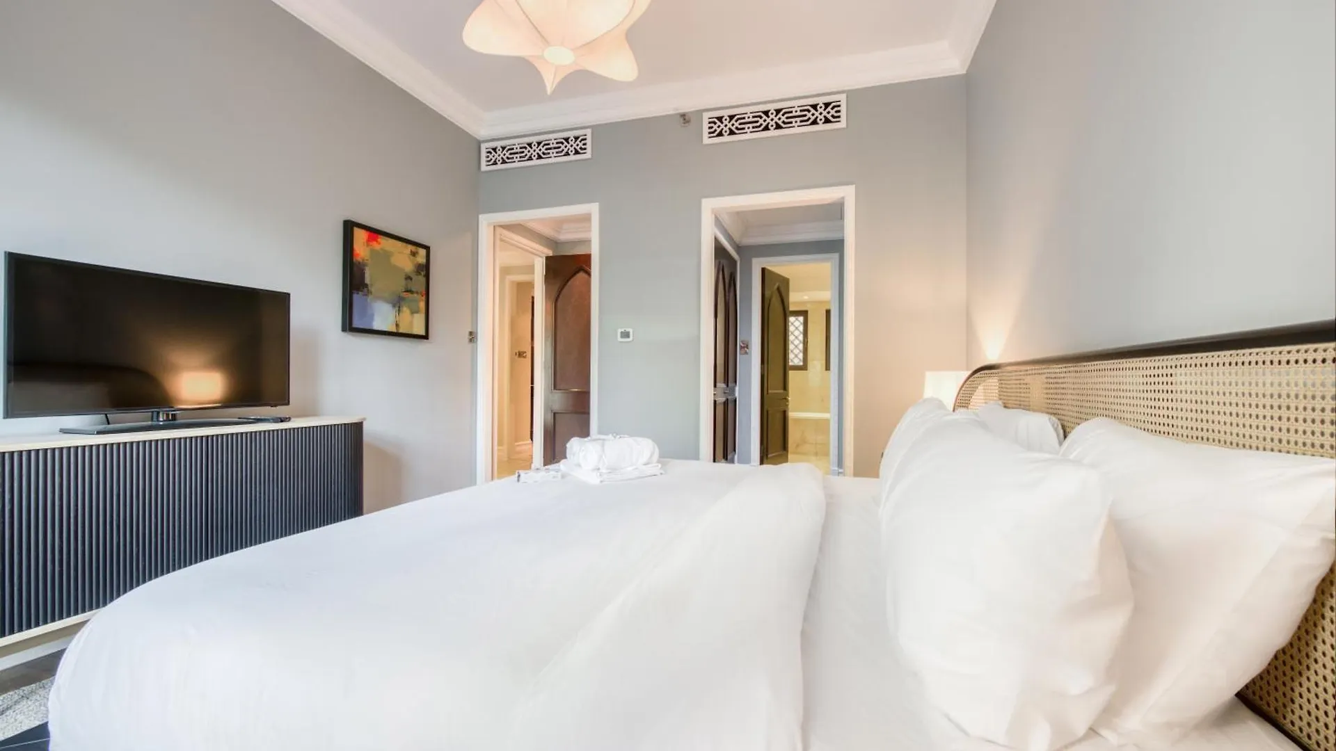 Tranquil Corner -Souq Al Bahar,Burj Khalifa View Apartment Dubai