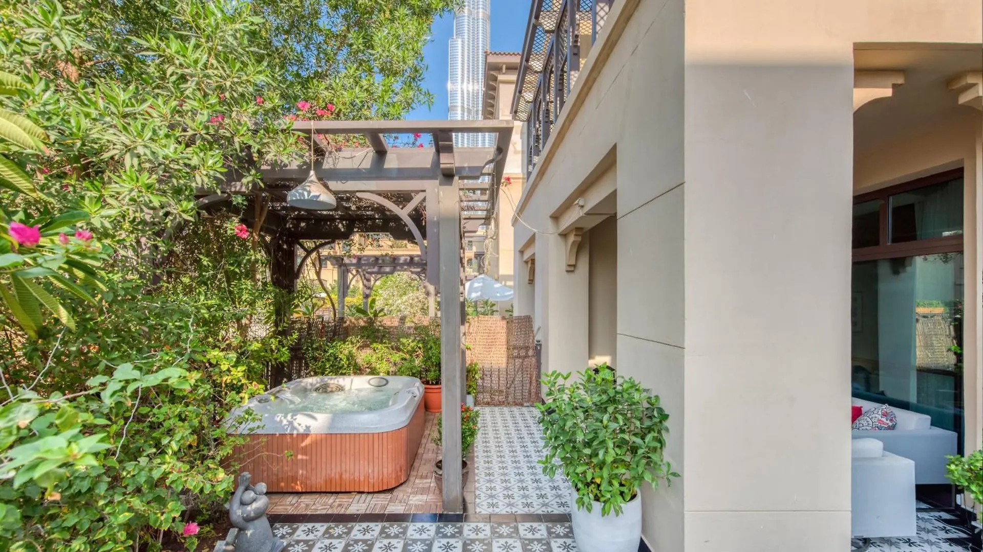 Tranquil Corner -Souq Al Bahar,Burj Khalifa View Apartment Dubai